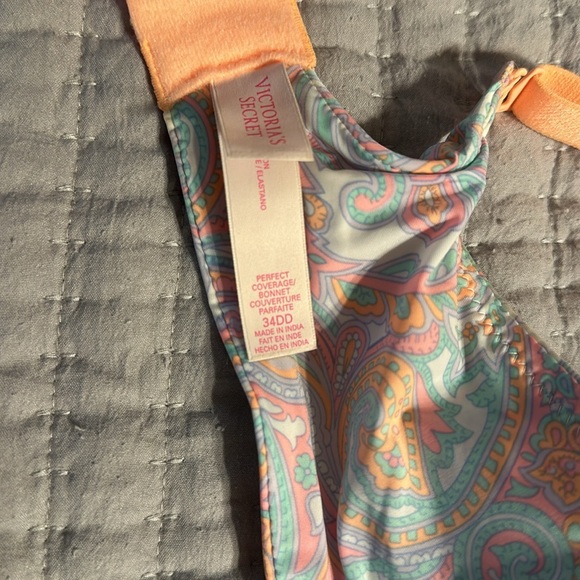 Victoria’s Secret perfect coverage bra - Picture 3 of 4